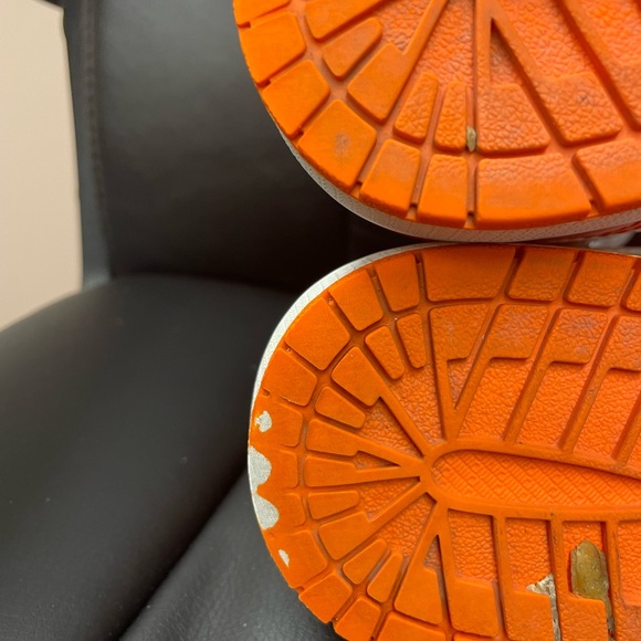 Nike Air Jordan 1 Mid Electro Metallic Orange White Sneaker M 7.5 W 9 - Picture 11 of 13